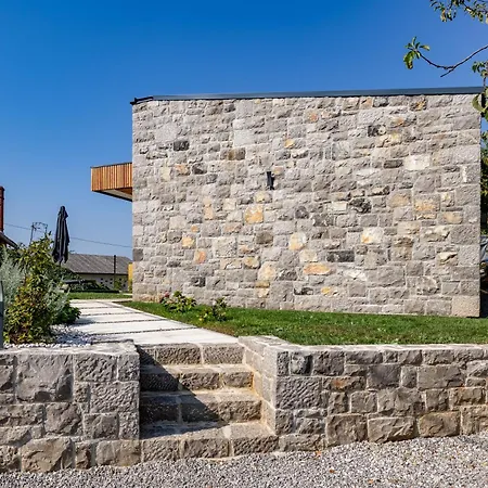 Kamnita Hisa Holiday home Neverke