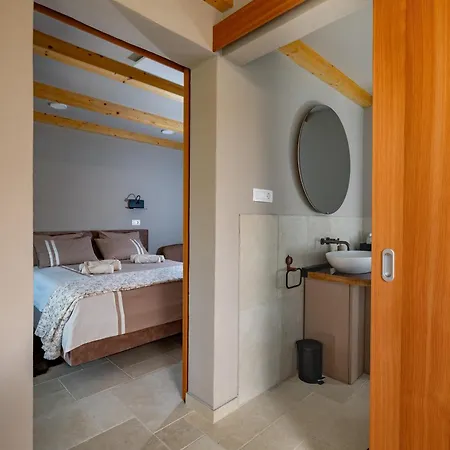 Holiday home Kamnita Hisa Neverke